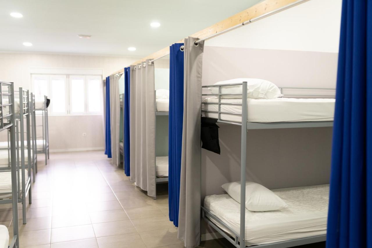 Albergue Barullo - Cubiculos - Literas - Habitaciones Sarria Bagian luar foto