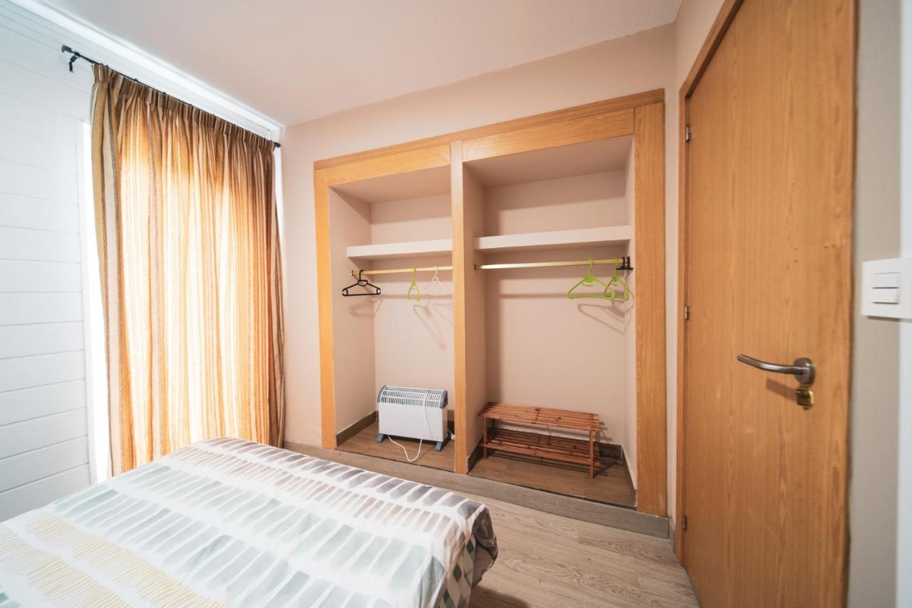 Albergue Barullo - Cubiculos - Literas - Habitaciones Sarria Bagian luar foto
