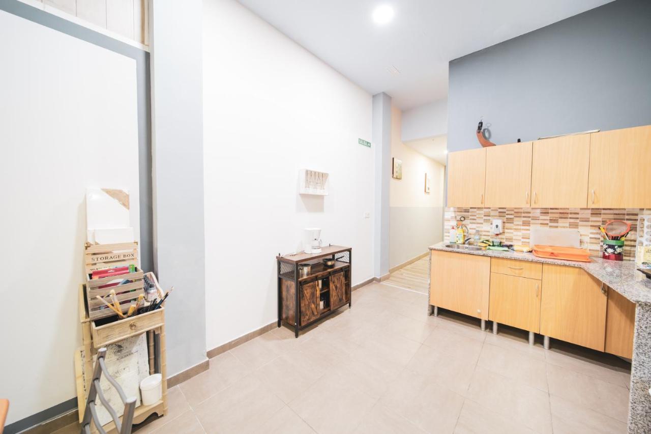 Albergue Barullo - Cubiculos - Literas - Habitaciones Sarria Bagian luar foto